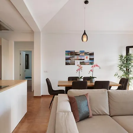 Aridane, Jacuzzi And Heated Pool