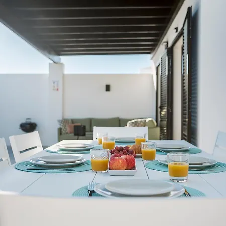 Aridane, Jacuzzi And Heated Pool Villa