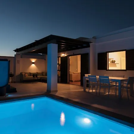 Aridane, Jacuzzi And Heated Pool