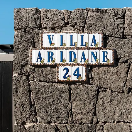 Aridane, Jacuzzi And Heated Pool ヴィラ *